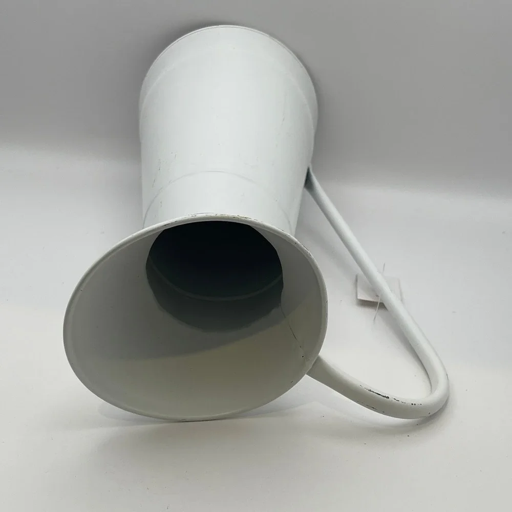 N/A white metal